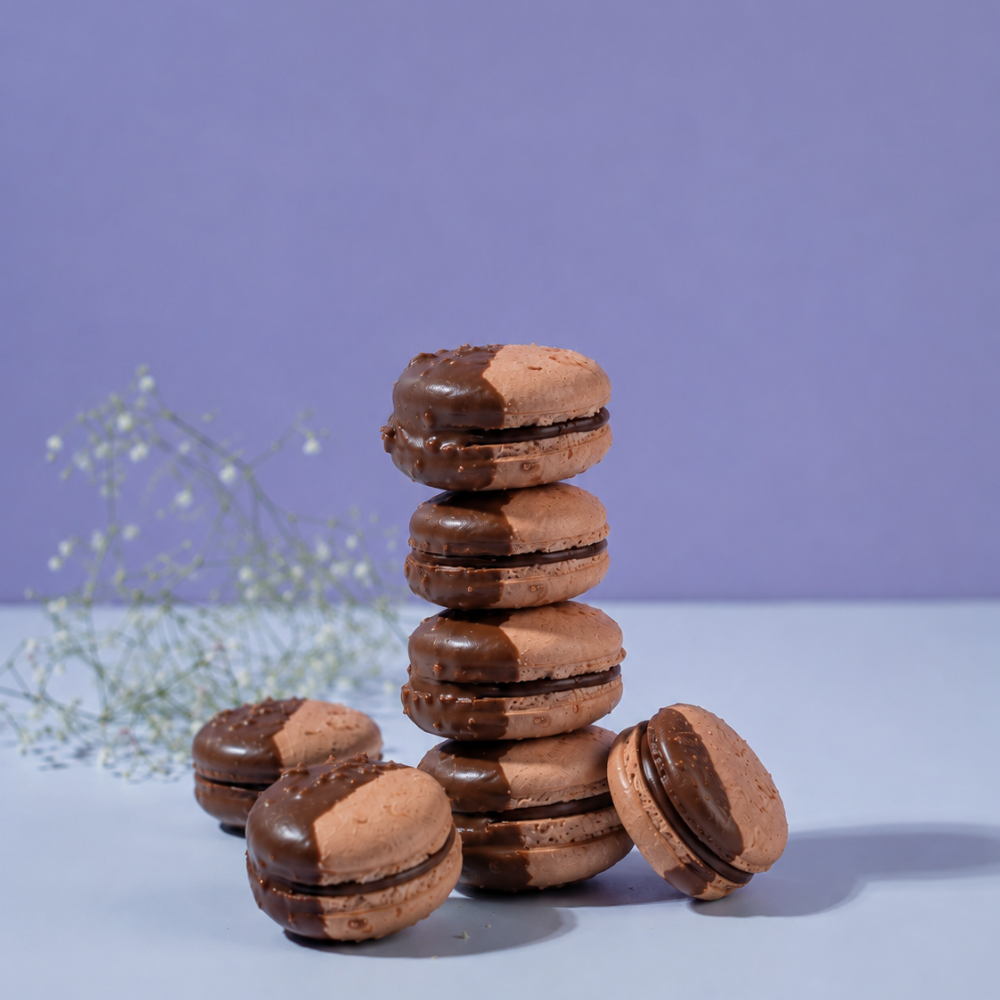 nutella macroon (3) Creamy Nutella Macaron filled with hazelnut chocolate spread Vadodara